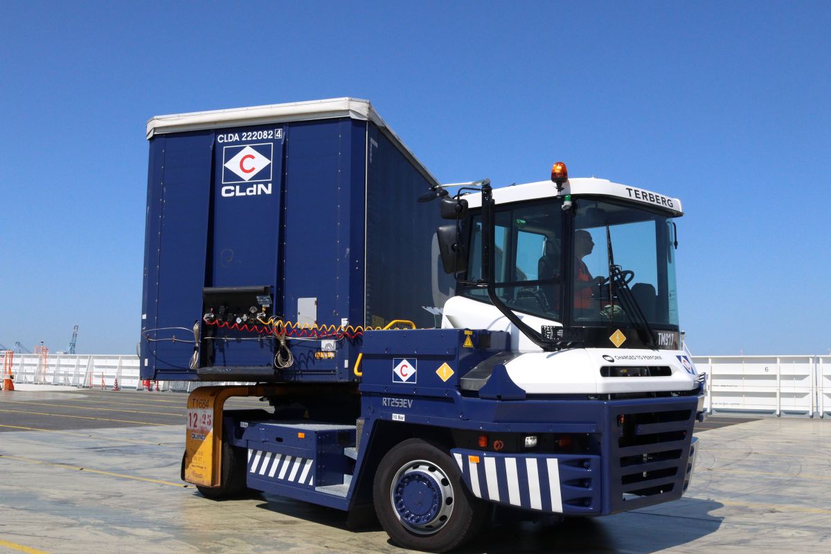 CLdN neemt eerste elektrische Terberg 4x4 RoRo Tugmaster in gebruik voor RoRo-operaties